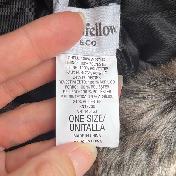 2 brand new winter hats - Picture 8 of 16